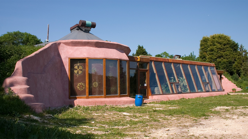 Illustration for article titled 21 Amazing Off-the-Grid Houses
